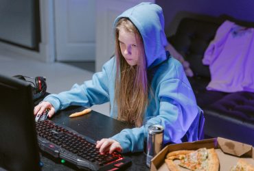 pexels tima miroshnichenko 7046716 370x250 - The Top 10 Video Games for the Year 2020